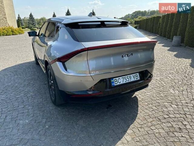 Серый Киа EV6, объемом двигателя 0 л и пробегом 47 тыс. км за 27999 $, фото 7 на Automoto.ua
