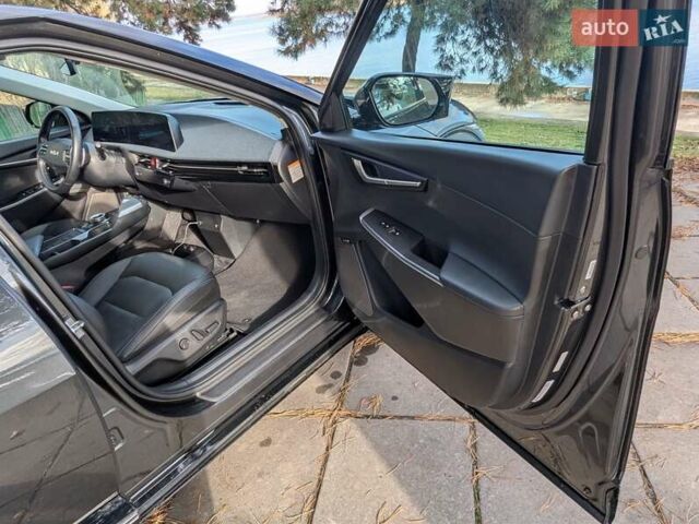 Сірий Кіа EV6, об'ємом двигуна 0 л та пробігом 140 тис. км за 23800 $, фото 43 на Automoto.ua