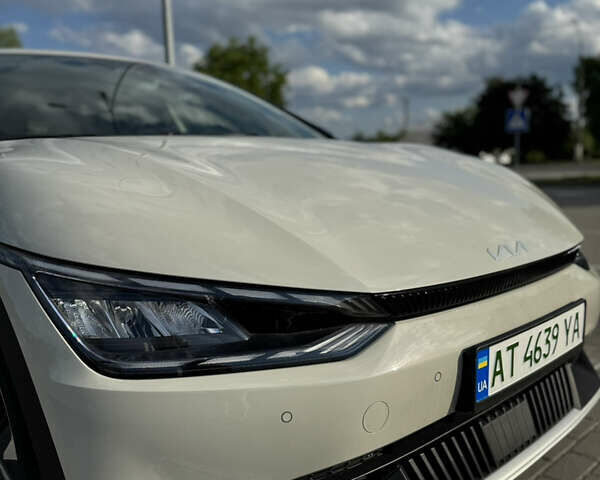 Сірий Кіа EV6, об'ємом двигуна 0 л та пробігом 14 тис. км за 22950 $, фото 16 на Automoto.ua