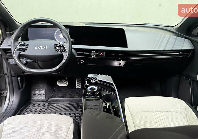 Серый Киа EV6, объемом двигателя 0 л и пробегом 32 тыс. км за 32200 $, фото 8 на Automoto.ua