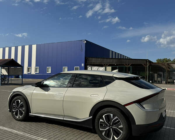 Сірий Кіа EV6, об'ємом двигуна 0 л та пробігом 14 тис. км за 22950 $, фото 9 на Automoto.ua