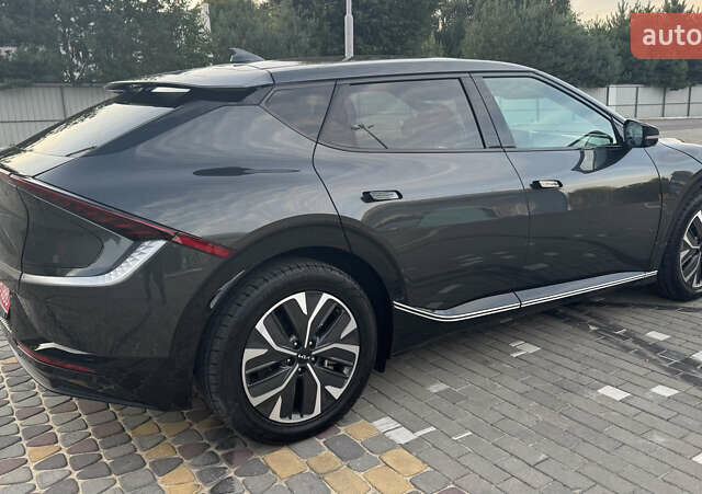 Серый Киа EV6, объемом двигателя 0 л и пробегом 54 тыс. км за 27250 $, фото 10 на Automoto.ua