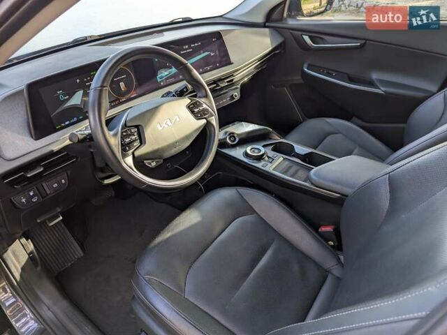 Сірий Кіа EV6, об'ємом двигуна 0 л та пробігом 140 тис. км за 23800 $, фото 19 на Automoto.ua