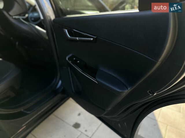 Сірий Кіа EV6, об'ємом двигуна 0 л та пробігом 150 тис. км за 26000 $, фото 50 на Automoto.ua