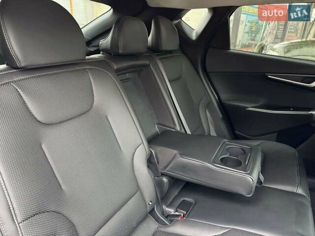 Серый Киа EV6, объемом двигателя 0 л и пробегом 20 тыс. км за 26600 $, фото 6 на Automoto.ua