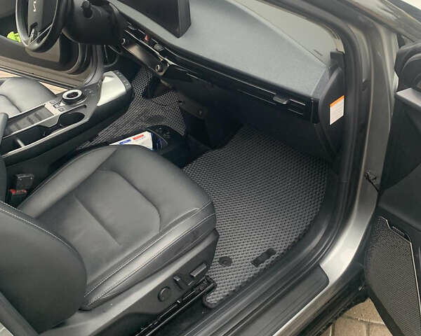 Серый Киа EV6, объемом двигателя 0 л и пробегом 171 тыс. км за 20950 $, фото 9 на Automoto.ua