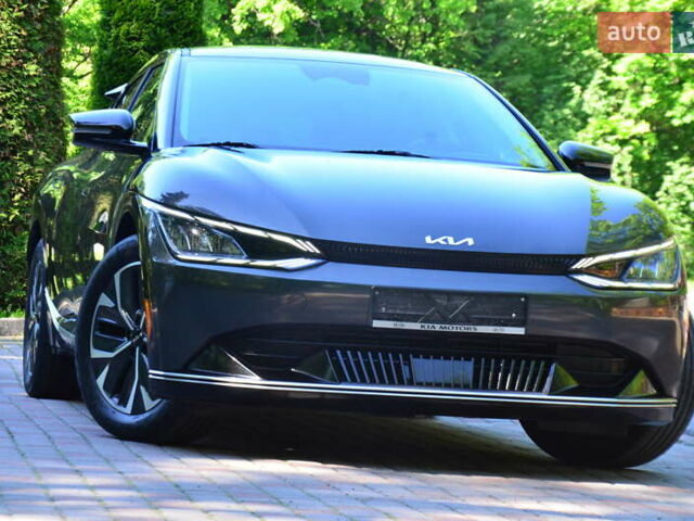Серый Киа EV6, объемом двигателя 0 л и пробегом 76 тыс. км за 21850 $, фото 24 на Automoto.ua