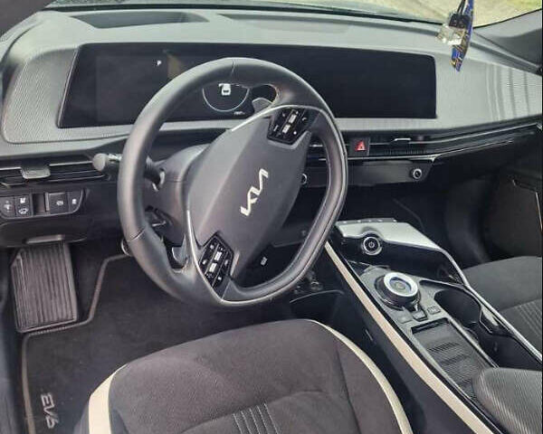 Серый Киа EV6, объемом двигателя 0 л и пробегом 62 тыс. км за 23700 $, фото 9 на Automoto.ua