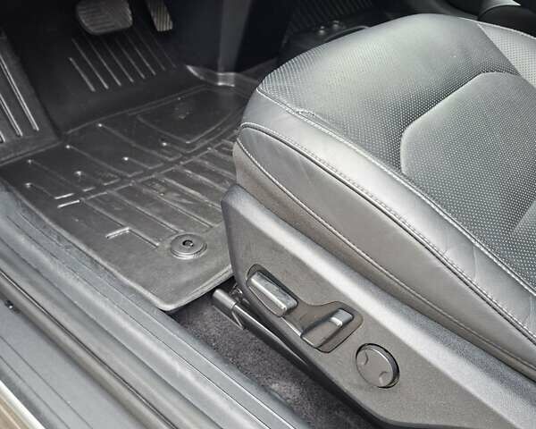 Серый Киа EV6, объемом двигателя 0 л и пробегом 120 тыс. км за 23500 $, фото 11 на Automoto.ua