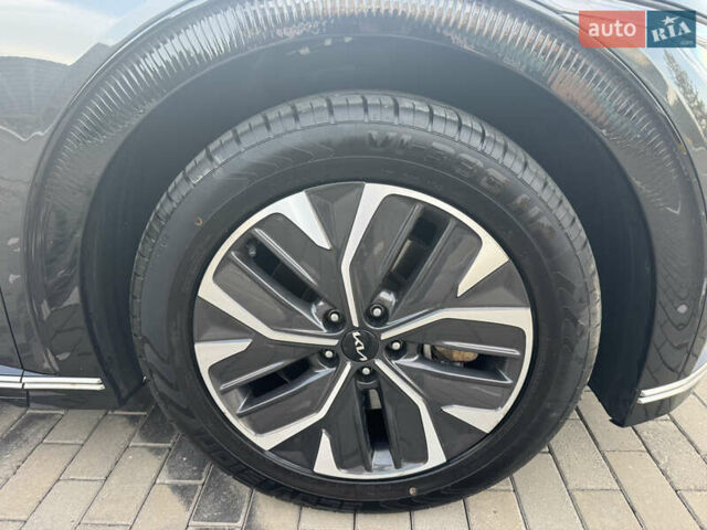 Серый Киа EV6, объемом двигателя 0 л и пробегом 54 тыс. км за 27250 $, фото 70 на Automoto.ua
