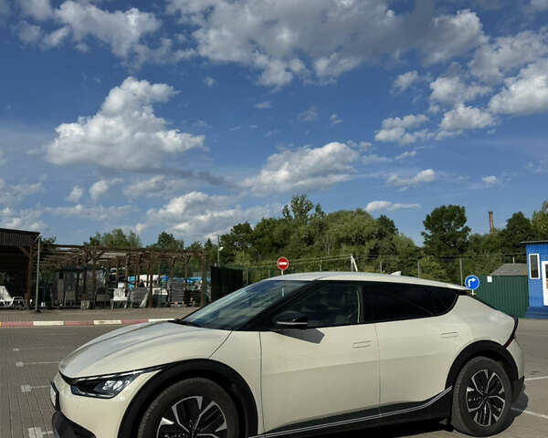 Сірий Кіа EV6, об'ємом двигуна 0 л та пробігом 14 тис. км за 22950 $, фото 6 на Automoto.ua