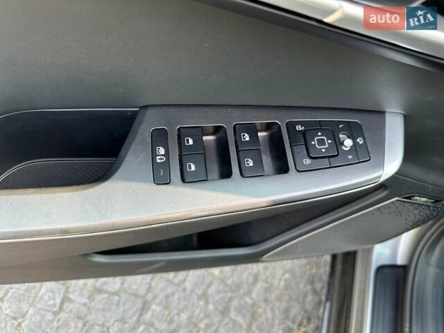 Серый Киа EV6, объемом двигателя 0 л и пробегом 47 тыс. км за 27999 $, фото 23 на Automoto.ua