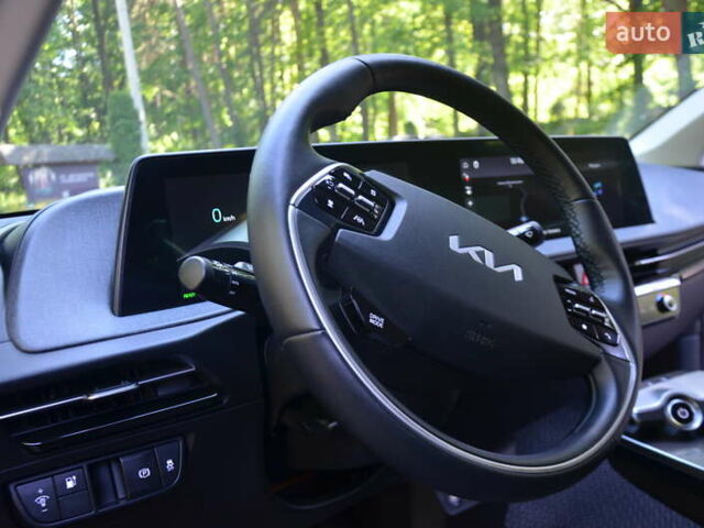 Серый Киа EV6, объемом двигателя 0 л и пробегом 76 тыс. км за 21850 $, фото 36 на Automoto.ua