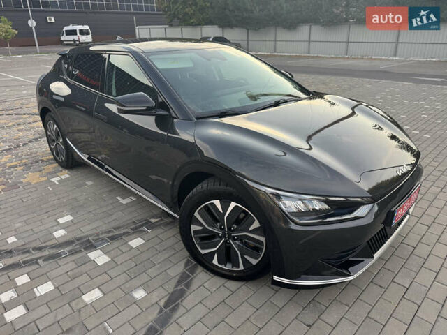 Серый Киа EV6, объемом двигателя 0 л и пробегом 54 тыс. км за 27250 $, фото 20 на Automoto.ua