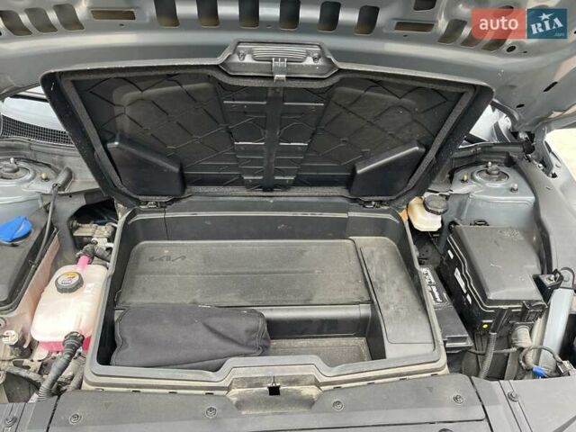 Серый Киа EV6, объемом двигателя 0 л и пробегом 91 тыс. км за 24900 $, фото 27 на Automoto.ua
