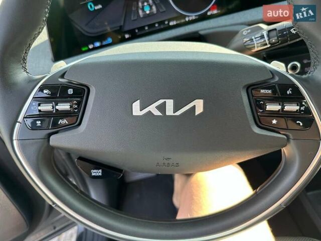 Серый Киа EV6, объемом двигателя 0 л и пробегом 47 тыс. км за 27999 $, фото 25 на Automoto.ua