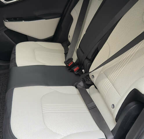 Серый Киа EV6, объемом двигателя 0 л и пробегом 32 тыс. км за 32200 $, фото 9 на Automoto.ua