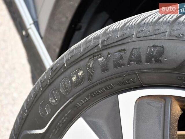 Серый Киа EV6, объемом двигателя 0 л и пробегом 164 тыс. км за 26800 $, фото 17 на Automoto.ua