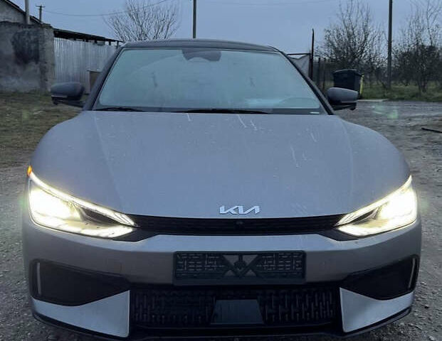 Серый Киа EV6, объемом двигателя 0 л и пробегом 18 тыс. км за 26500 $, фото 1 на Automoto.ua