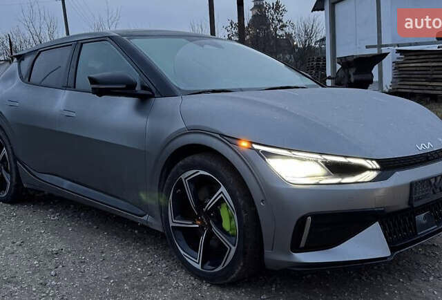 Серый Киа EV6, объемом двигателя 0 л и пробегом 18 тыс. км за 26500 $, фото 2 на Automoto.ua