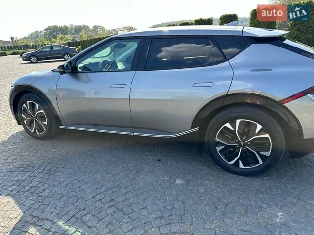 Серый Киа EV6, объемом двигателя 0 л и пробегом 47 тыс. км за 27999 $, фото 9 на Automoto.ua