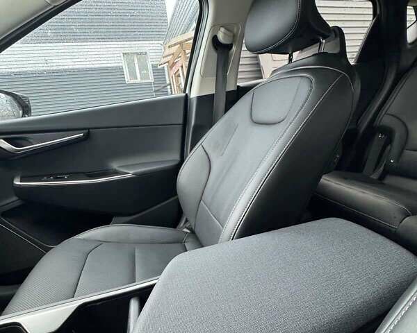 Серый Киа EV6, объемом двигателя 0 л и пробегом 20 тыс. км за 26600 $, фото 9 на Automoto.ua