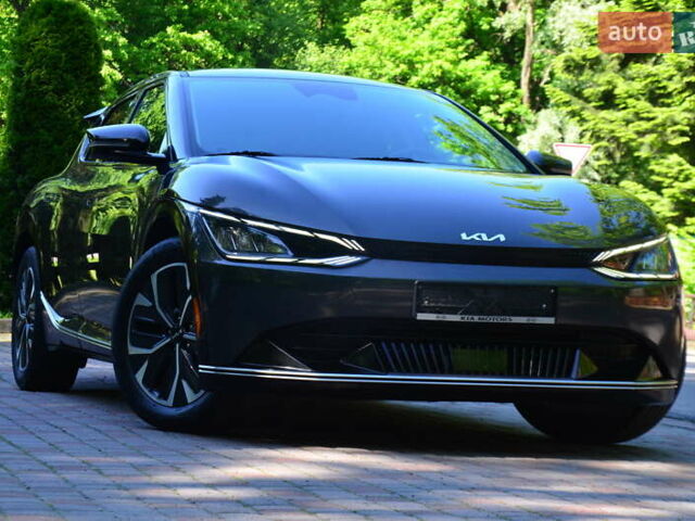 Серый Киа EV6, объемом двигателя 0 л и пробегом 76 тыс. км за 21850 $, фото 23 на Automoto.ua
