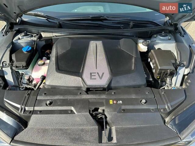 Серый Киа EV6, объемом двигателя 0 л и пробегом 47 тыс. км за 27999 $, фото 17 на Automoto.ua