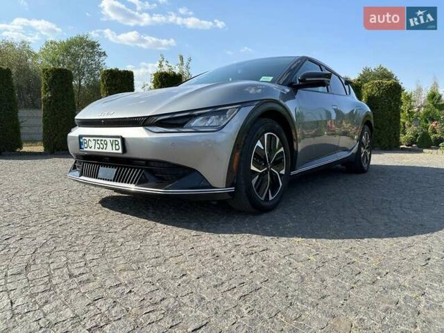 Серый Киа EV6, объемом двигателя 0 л и пробегом 47 тыс. км за 27999 $, фото 2 на Automoto.ua