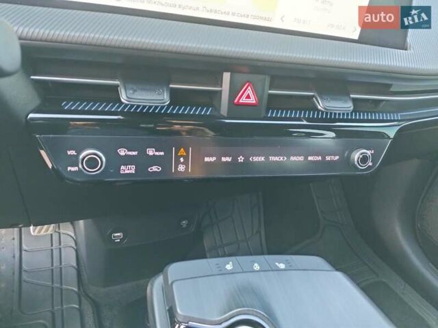 Серый Киа EV6, объемом двигателя 0 л и пробегом 18 тыс. км за 33000 $, фото 5 на Automoto.ua