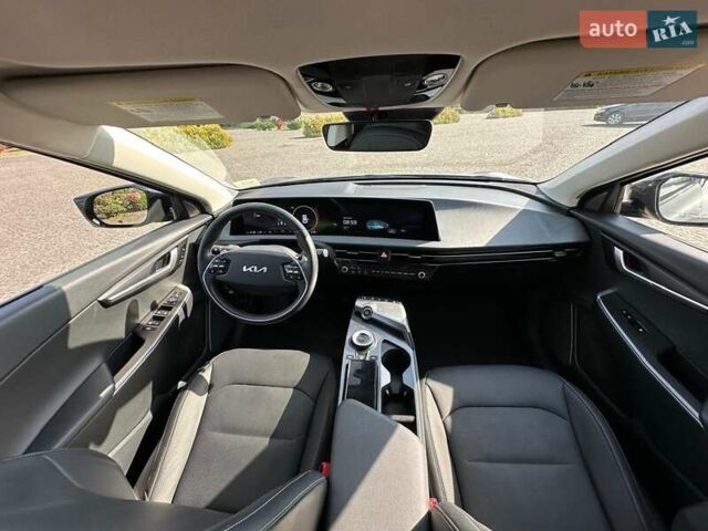 Серый Киа EV6, объемом двигателя 0 л и пробегом 47 тыс. км за 27999 $, фото 42 на Automoto.ua