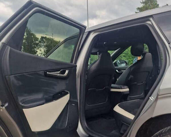 Серый Киа EV6, объемом двигателя 0 л и пробегом 62 тыс. км за 23700 $, фото 4 на Automoto.ua