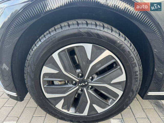 Серый Киа EV6, объемом двигателя 0 л и пробегом 54 тыс. км за 27250 $, фото 71 на Automoto.ua