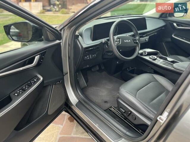 Серый Киа EV6, объемом двигателя 0 л и пробегом 91 тыс. км за 24900 $, фото 15 на Automoto.ua