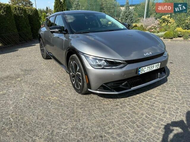 Серый Киа EV6, объемом двигателя 0 л и пробегом 47 тыс. км за 27999 $, фото 3 на Automoto.ua