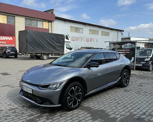 Серый Киа EV6, объемом двигателя 0 л и пробегом 18 тыс. км за 29000 $, фото 17 на Automoto.ua