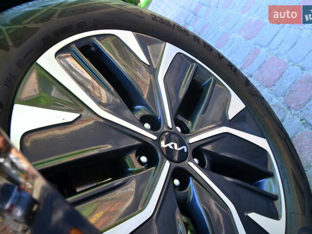 Серый Киа EV6, объемом двигателя 0 л и пробегом 76 тыс. км за 21850 $, фото 5 на Automoto.ua