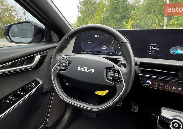 Сірий Кіа EV6, об'ємом двигуна 0 л та пробігом 19 тис. км за 27800 $, фото 79 на Automoto.ua