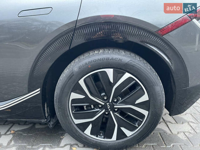 Серый Киа EV6, объемом двигателя 0 л и пробегом 68 тыс. км за 26500 $, фото 27 на Automoto.ua