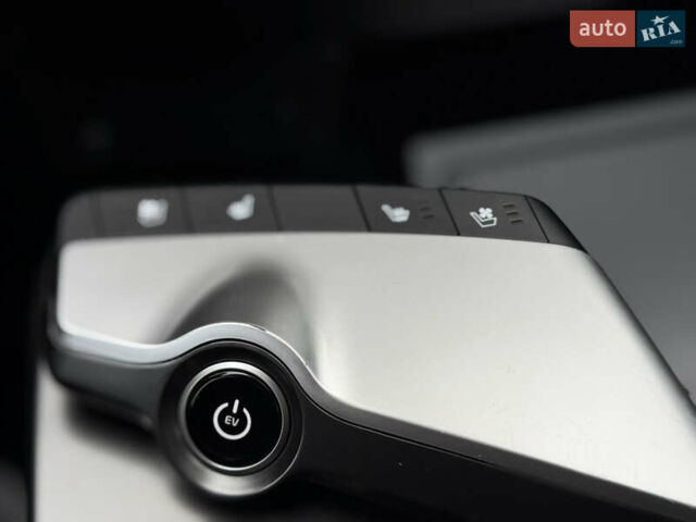 Серый Киа EV6, объемом двигателя 0 л и пробегом 47 тыс. км за 26900 $, фото 73 на Automoto.ua