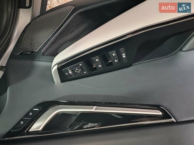Серый Киа EV6, объемом двигателя 0 л и пробегом 3 тыс. км за 29903 $, фото 23 на Automoto.ua