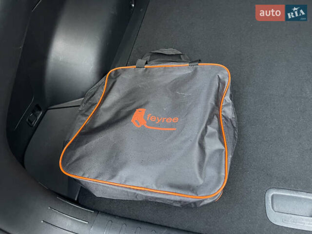 Серый Киа EV6, объемом двигателя 0 л и пробегом 68 тыс. км за 26500 $, фото 9 на Automoto.ua