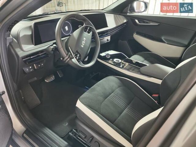Серый Киа EV6, объемом двигателя 0 л и пробегом 3 тыс. км за 29903 $, фото 22 на Automoto.ua