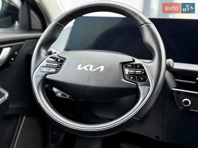 Серый Киа EV6, объемом двигателя 0 л и пробегом 47 тыс. км за 26900 $, фото 69 на Automoto.ua