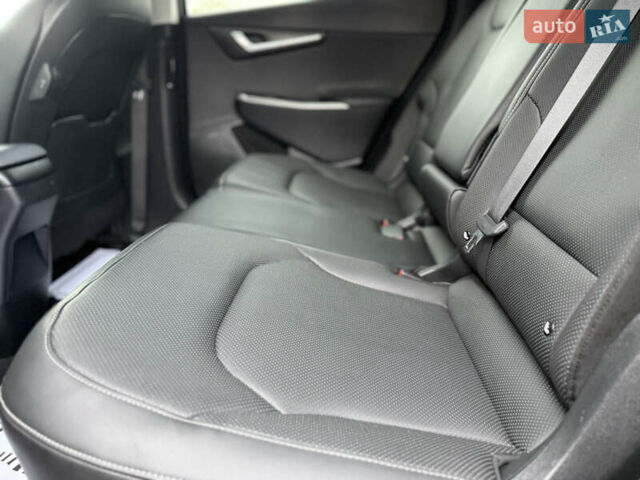 Серый Киа EV6, объемом двигателя 0 л и пробегом 47 тыс. км за 26900 $, фото 90 на Automoto.ua