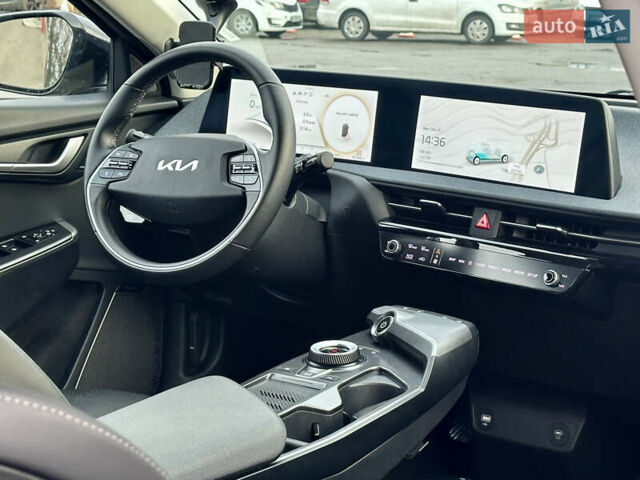 Сірий Кіа EV6, об'ємом двигуна 0 л та пробігом 31 тис. км за 24900 $, фото 18 на Automoto.ua