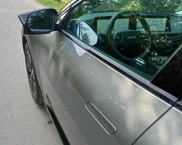 Серый Киа EV6, объемом двигателя 0 л и пробегом 5 тыс. км за 24600 $, фото 17 на Automoto.ua