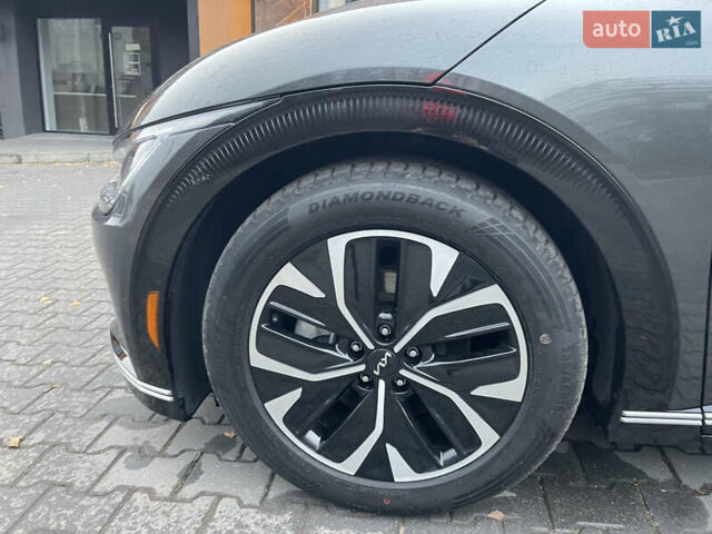 Серый Киа EV6, объемом двигателя 0 л и пробегом 68 тыс. км за 26500 $, фото 26 на Automoto.ua