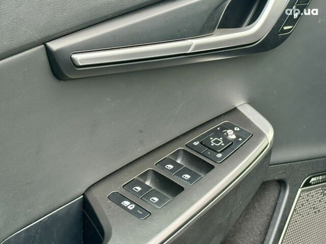 Сірий Кіа EV6, об'ємом двигуна 0 л та пробігом 31 тис. км за 24900 $, фото 9 на Automoto.ua