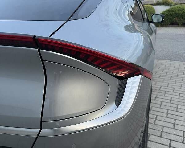 Сірий Кіа EV6, об'ємом двигуна 0 л та пробігом 18 тис. км за 31500 $, фото 15 на Automoto.ua